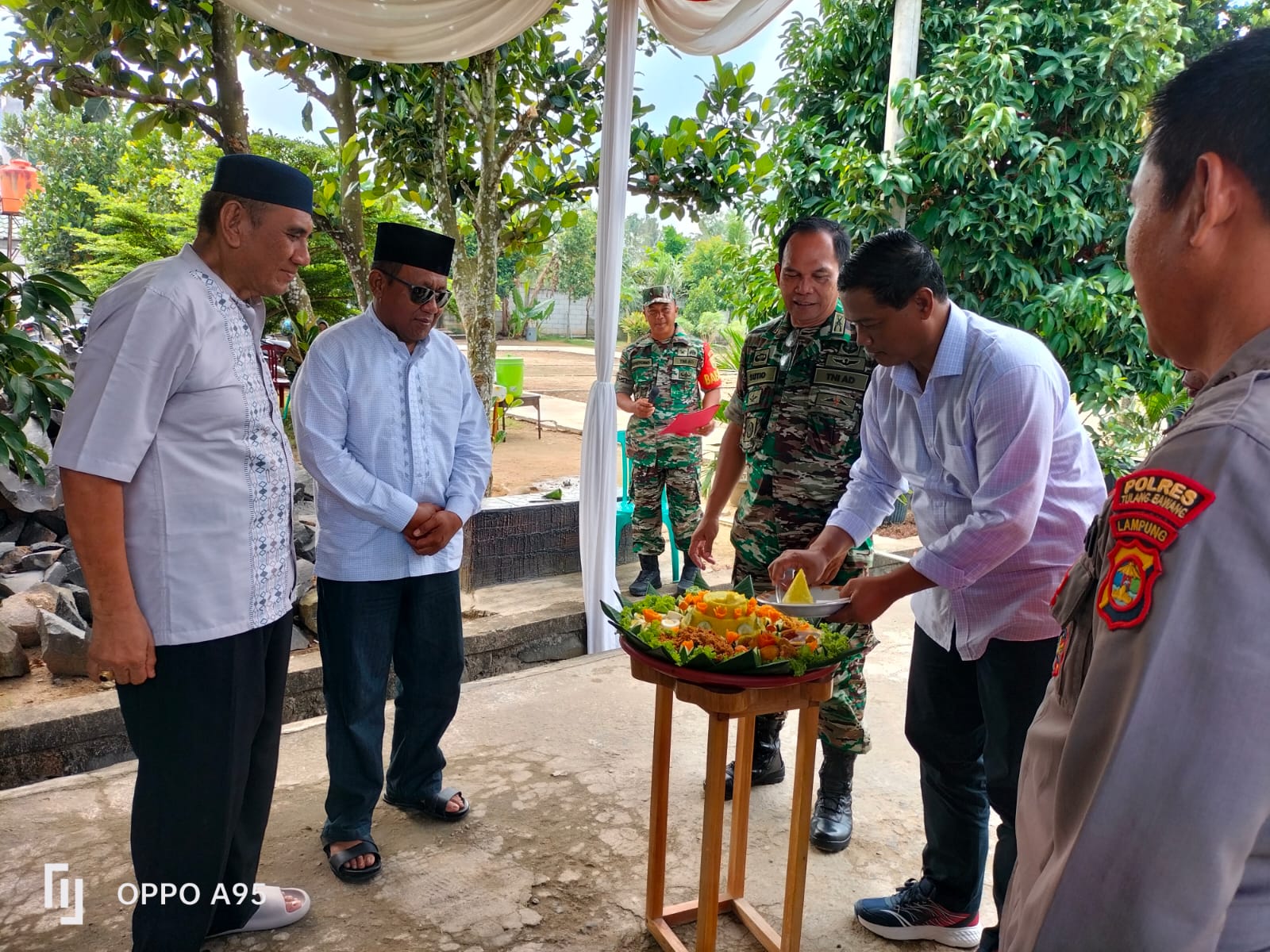 Dandim 0426/Tulang Bawang Dirikan Musholah Di Danramil 426-04 Banjar Agung