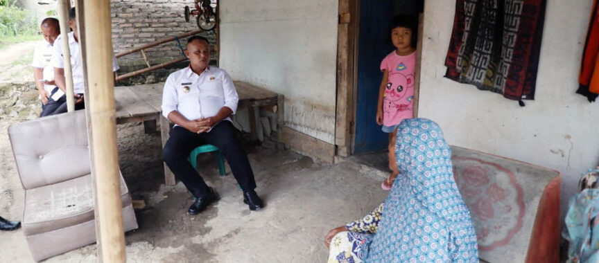 Dapat Bantuan Bedah Rumah Dari Bupati Lampung Selatan, Warga Desa Buah Berak Kalianda Ucap Syukur