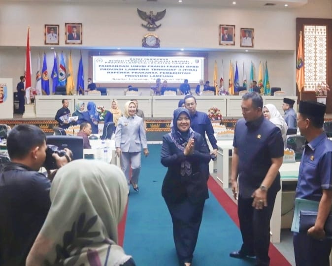 Rapat Paripurna DPRD Provinsi Lampung Lanjutan Pembicaraan Tingkat I