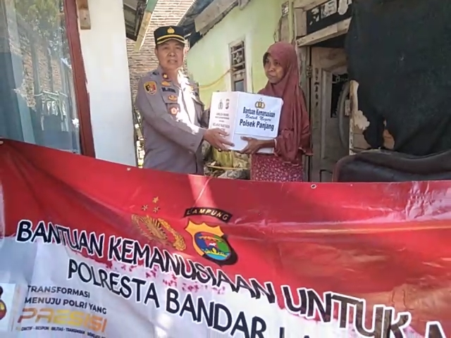 Berkah Ramadhan, Polsek Panjang Bagikan Paket Sembako di Dua Lokasi Berbeda