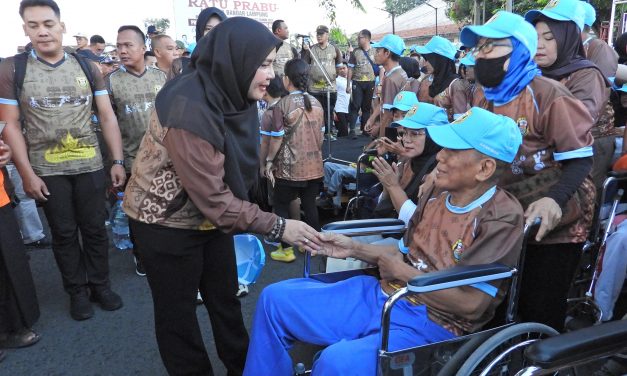 DALAM RANGKA HUT KOTA BANDAR LAMPUNG PEMKOT BANDAR LAMPUNG GELAR JALAN SEHAT DAN SENAM DISABILITAS